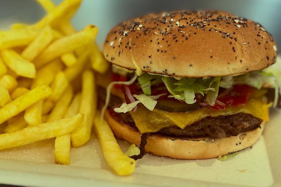 Cheese burger frites