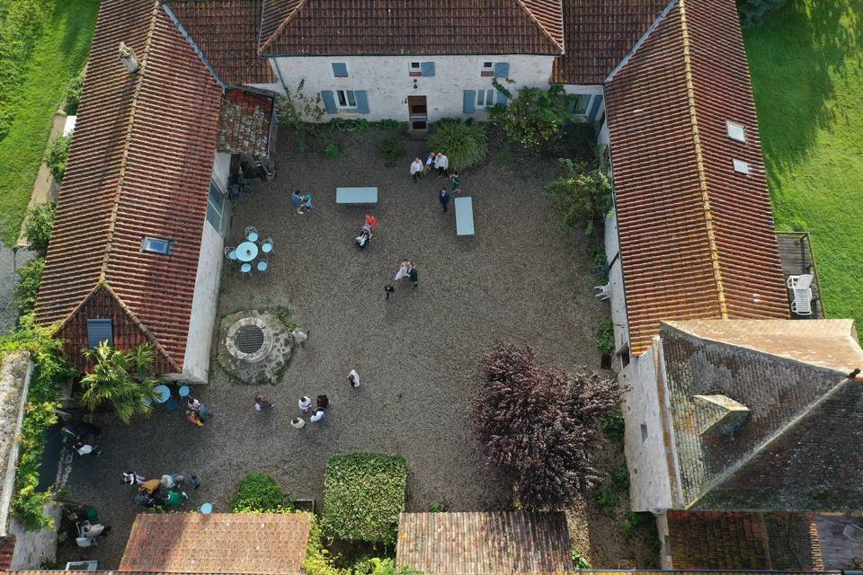 Vue sur la cour des gîtes