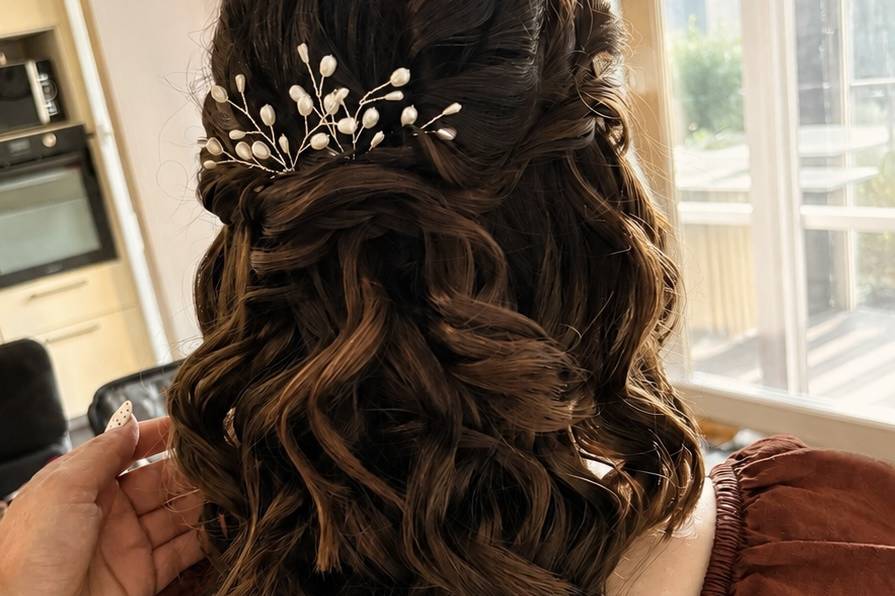 Demi attache mariée