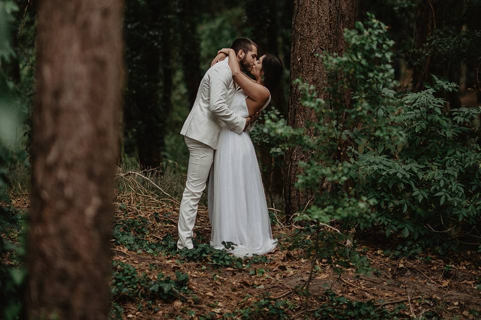 Couple mariage en fôret