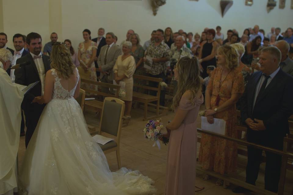 Cérémonie dans une église