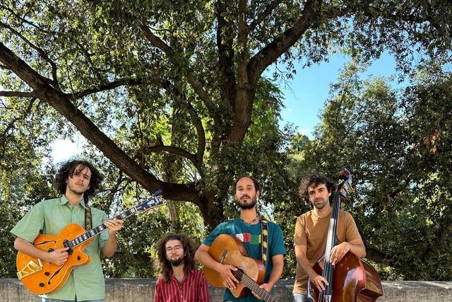 Les musiciens d'Os Cacheados !