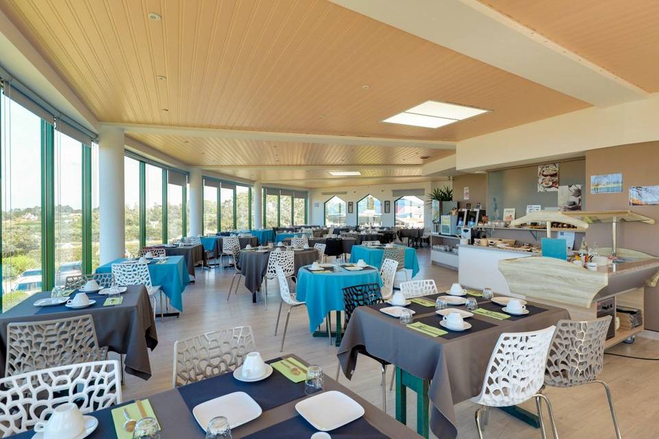Salle petit-déjeuner Golfhôtel