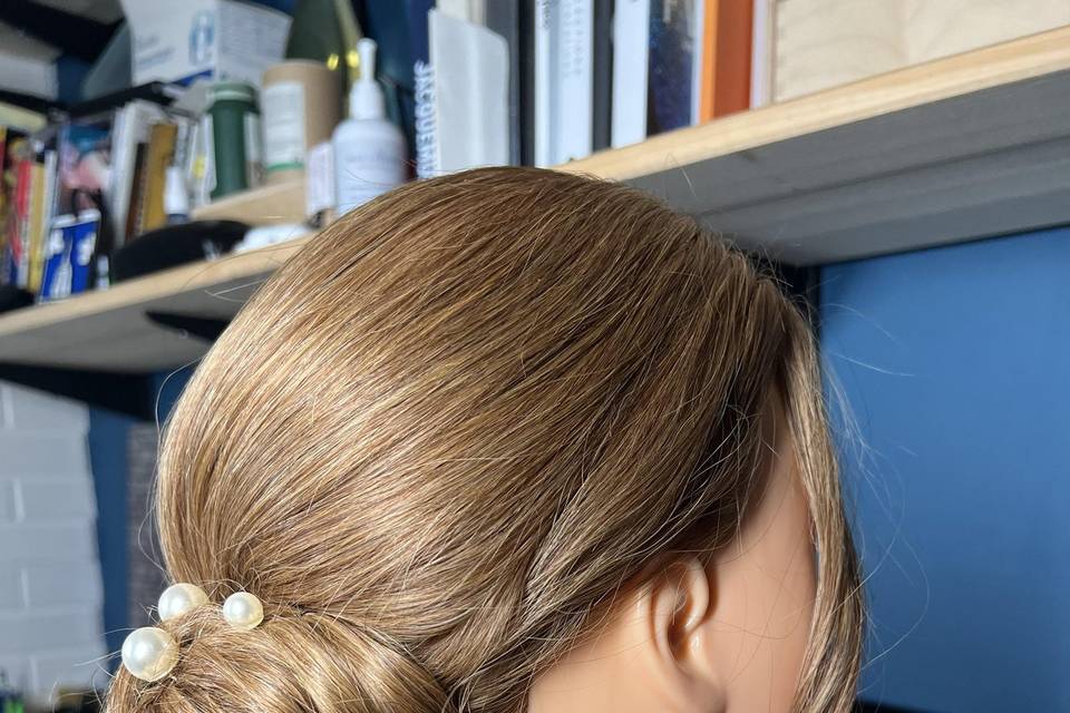 Idée coiffure chignon bas