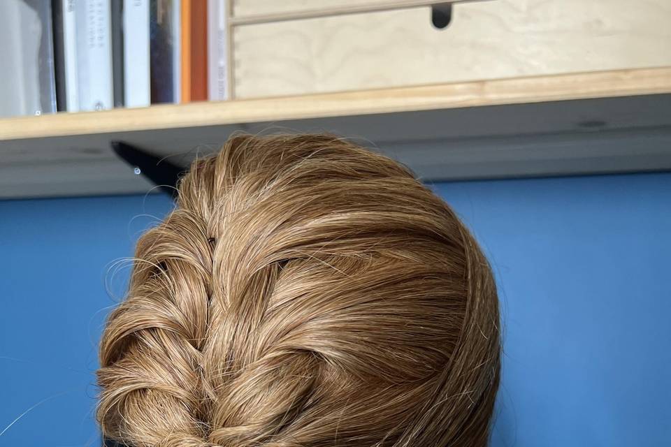 Idée coiffure chignon bas