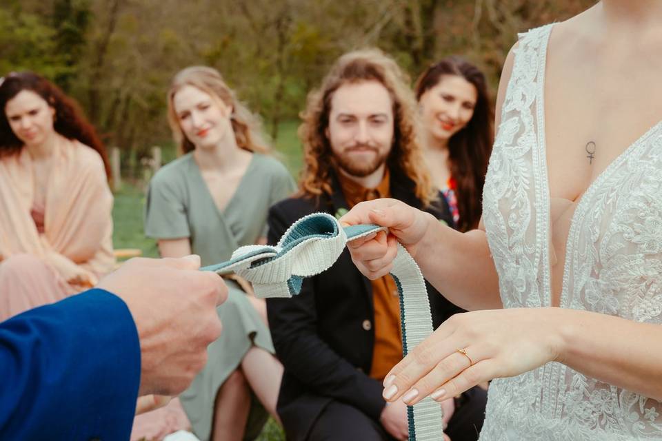 Handfasting, noeud de l'infini