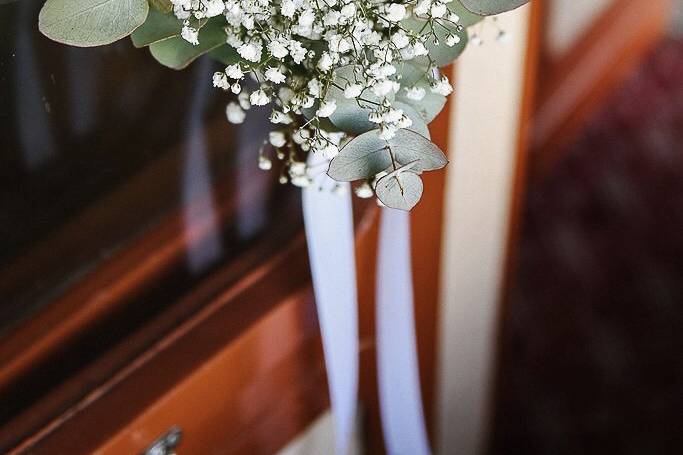 Bouquet décoration banc d'égli