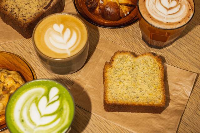 Hot lattés & breakfast 🧡