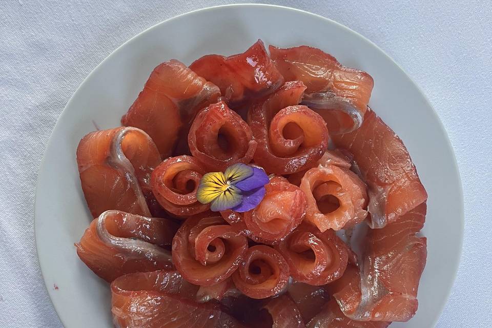 Découpe de saumon Gravlax