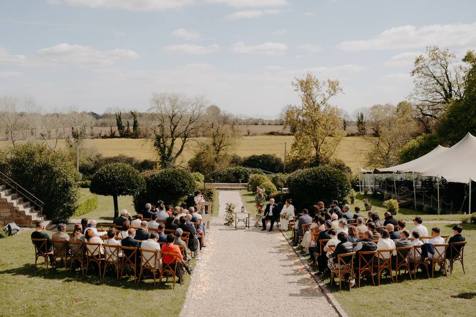 Cérémonie aux jardins