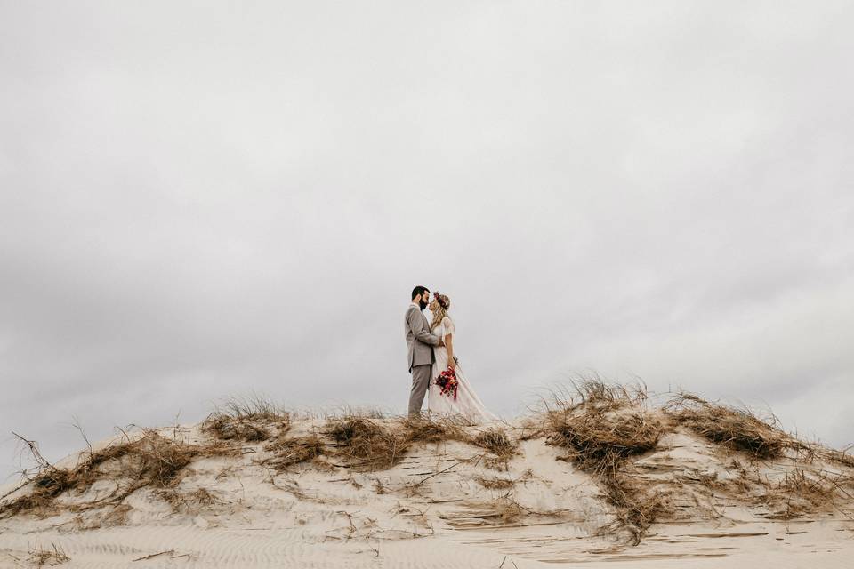 Mariés dans les dunes