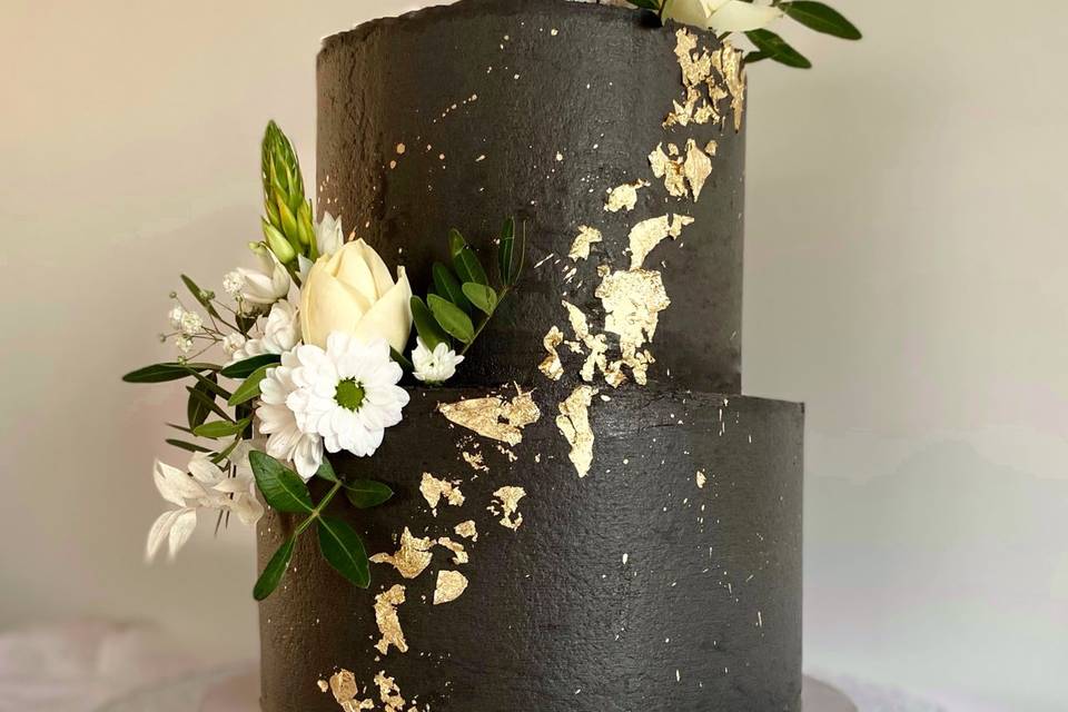 Black wedding cake