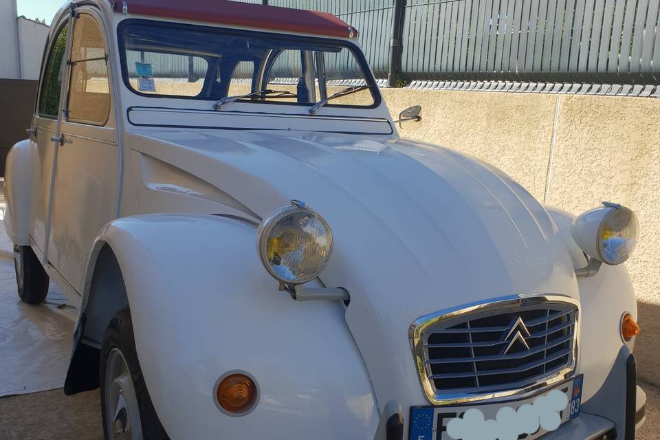 2cv6 blanche capote rouge