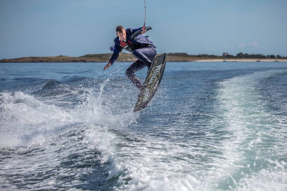 Marié en wake board