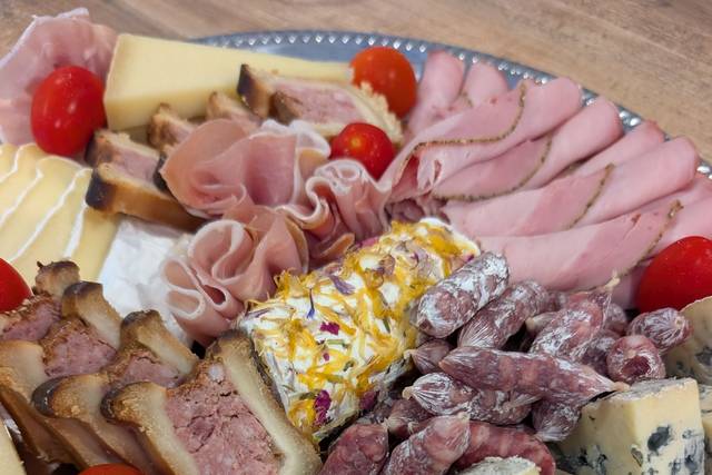 PLATEAUX DE CHARCUTERIE