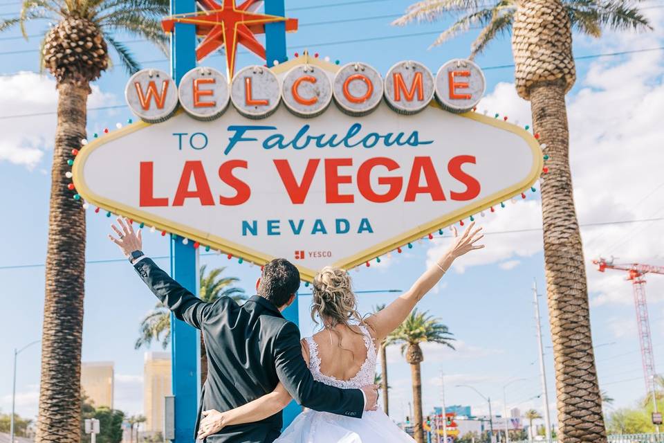 Mariage Las Vegas Sign