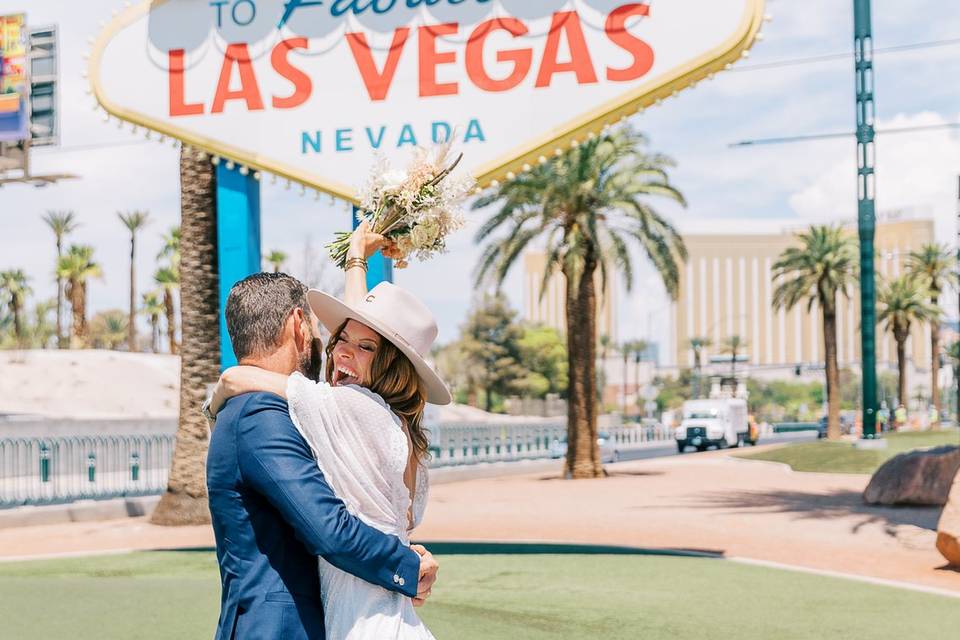 Mariage Las Vegas Sign