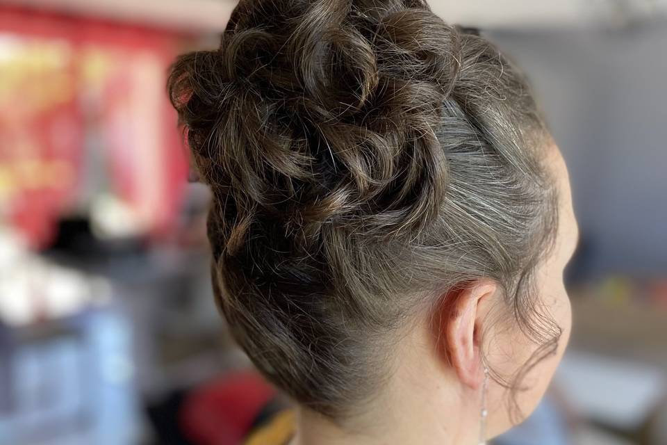 Nattes chignon haut