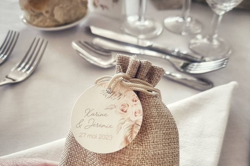 Cadeaux invités sac jute