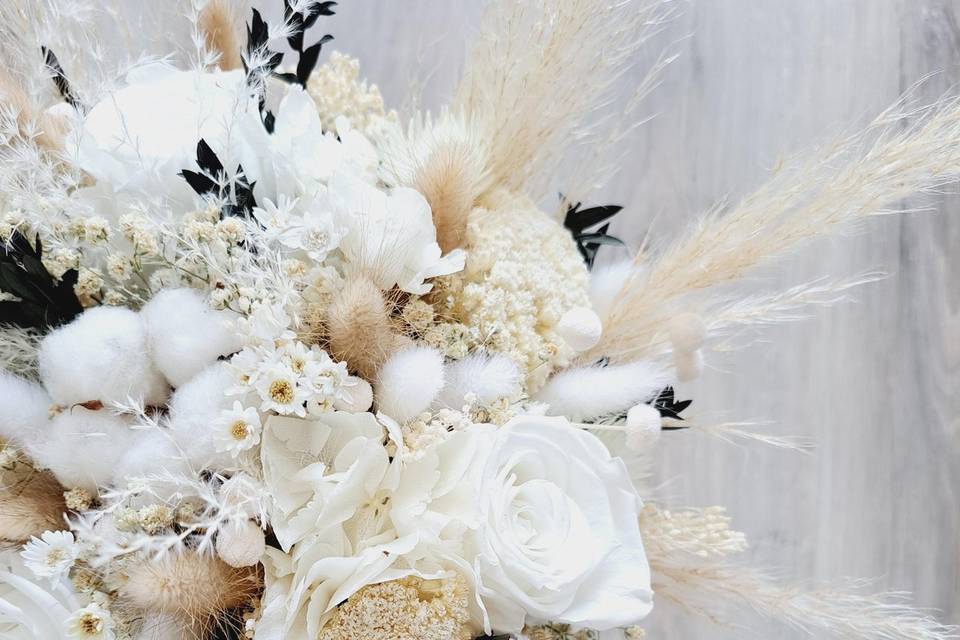 Bouquet de mariée blanc et crè