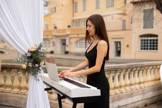 Yuliia Pianiste