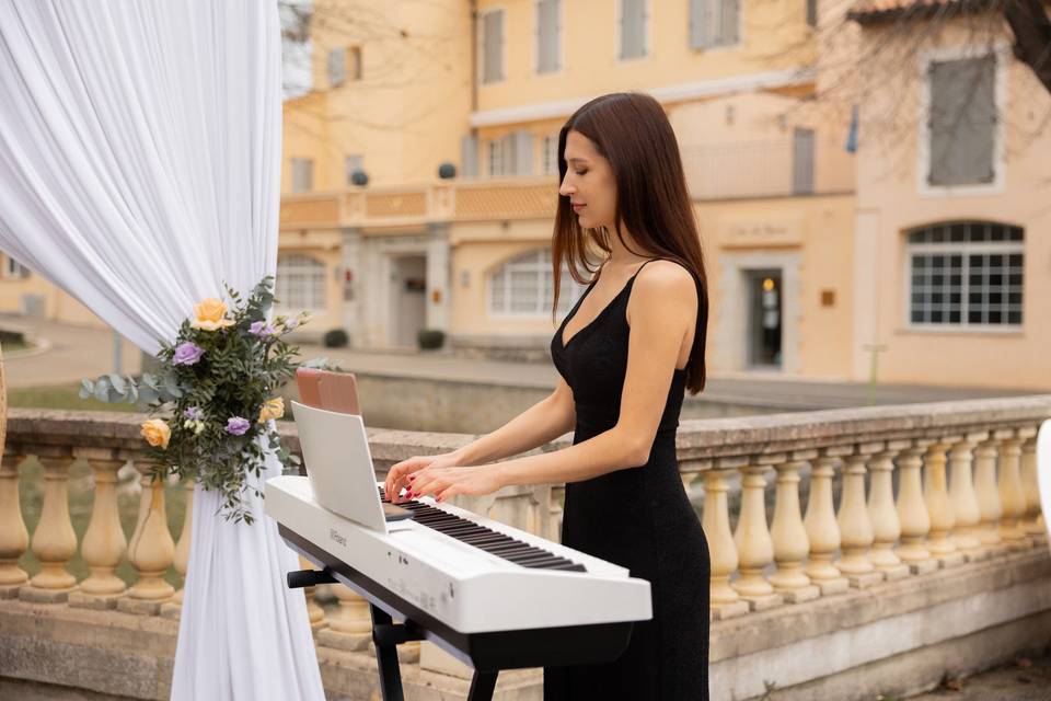 Yuliia Pianiste