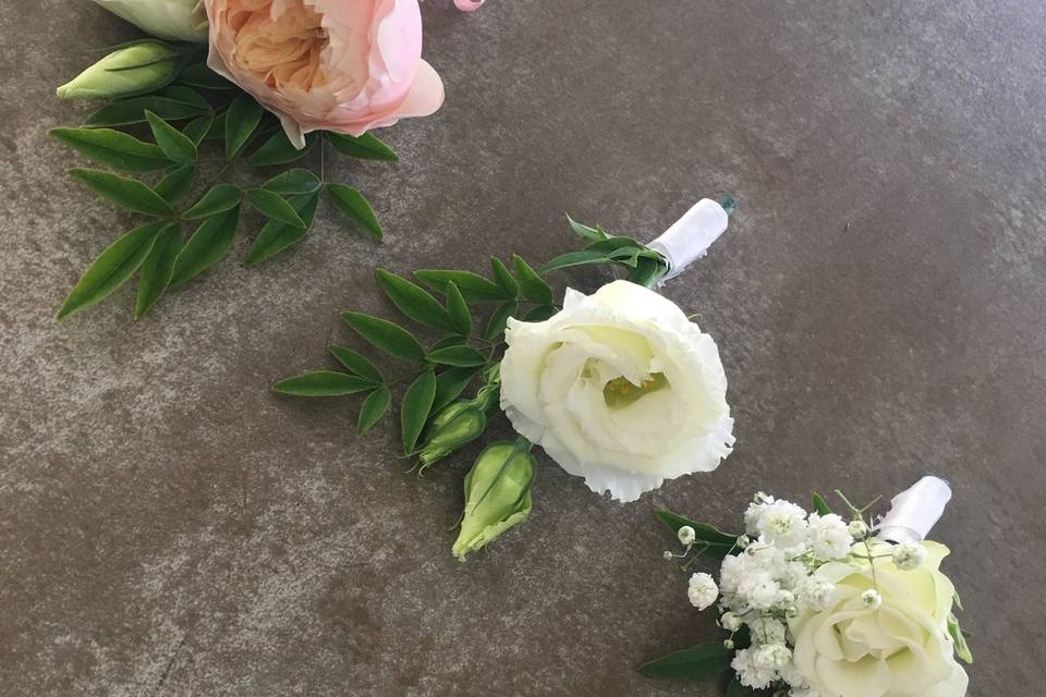 Boutonniere marié et témoins