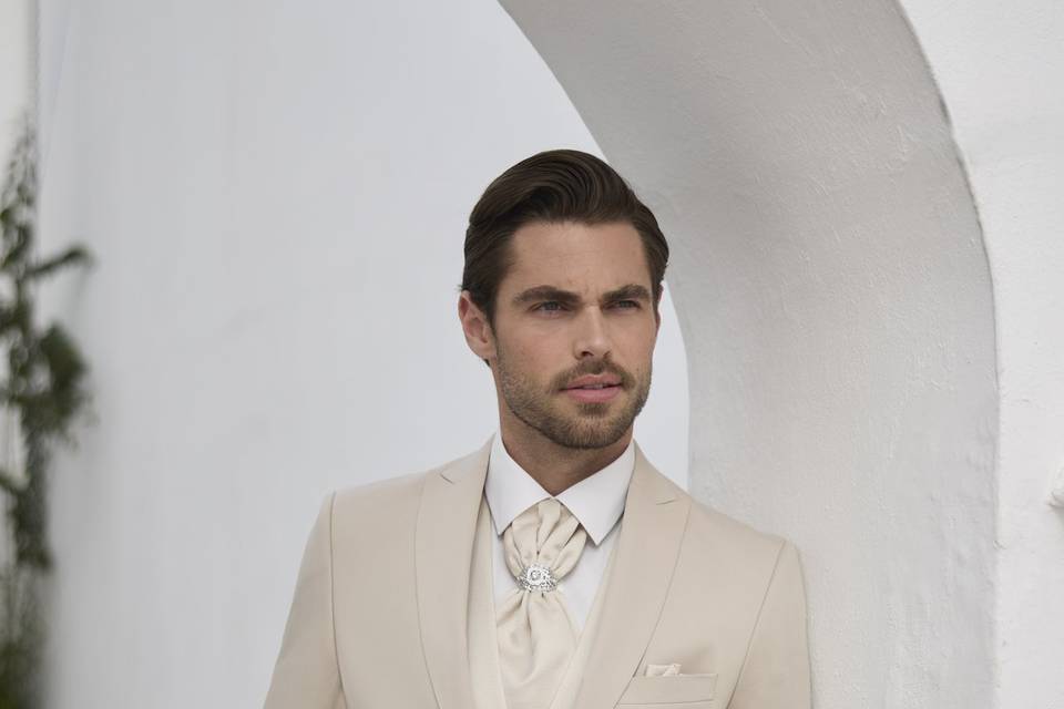 Costume beige