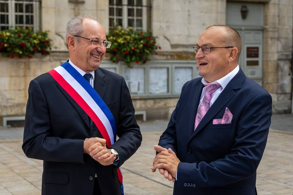 Rencontre maire et futur marié