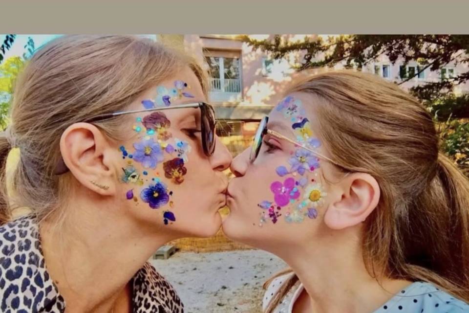Make up floral