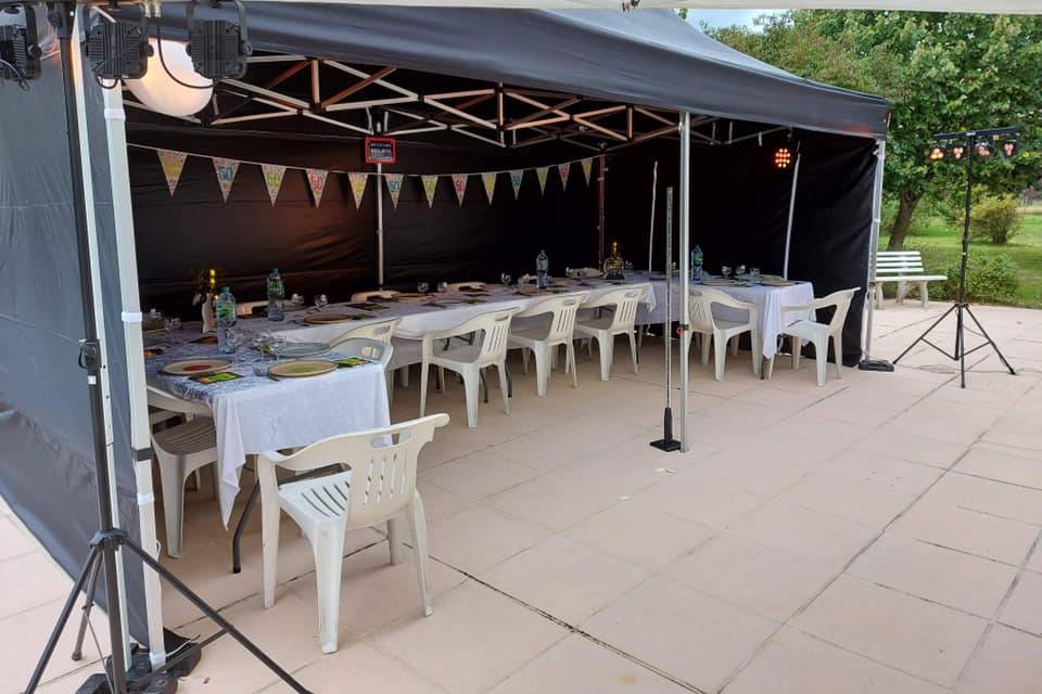 Tente+Tables+chaises