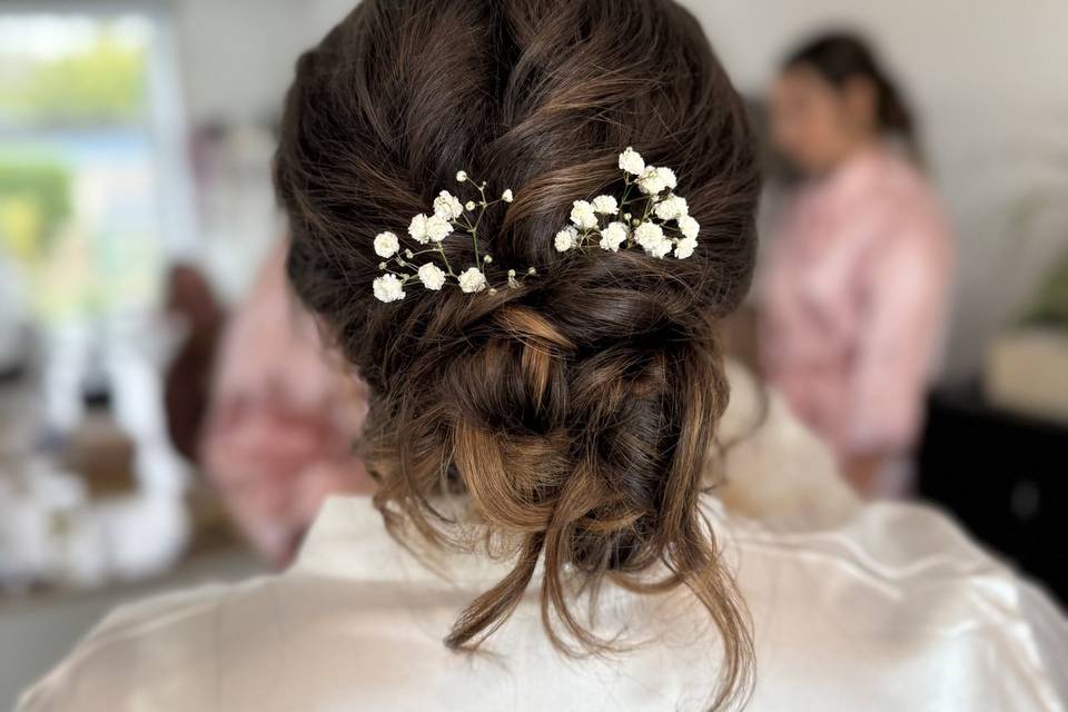 Chignon bohème fleuri