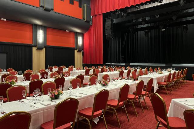 La Grande Salle - Banquet