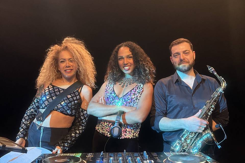Dj, Saxo et percussion