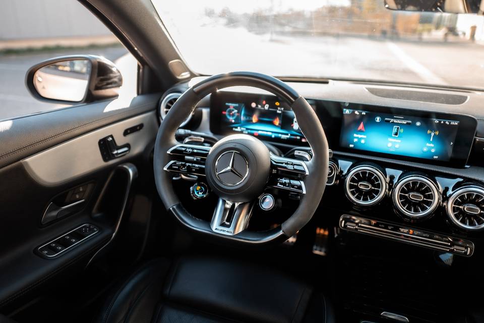 Mercedes-Benz A45S AMG