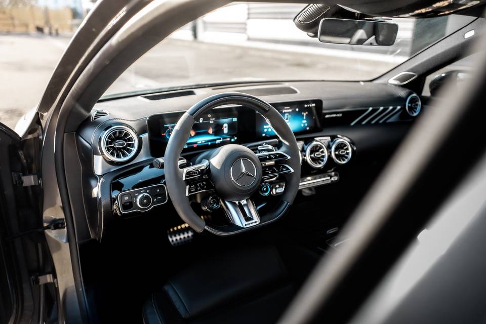 Mercedes-Benz A45S AMG