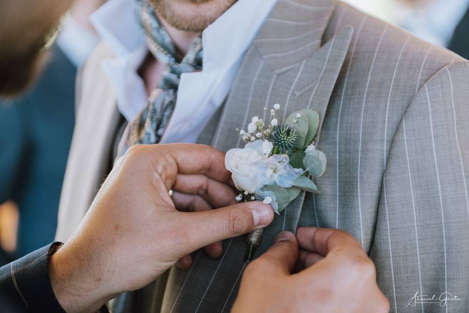 La boutonnière d'Hugo