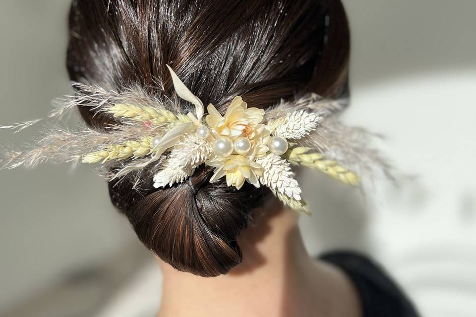 Tout en lumière chignon bas