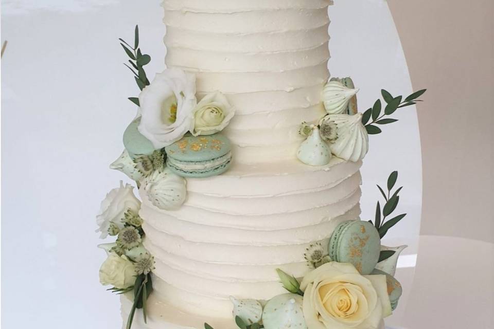 Wedding cake macaron