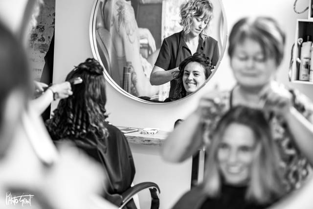 Fun chez la coiffeuse