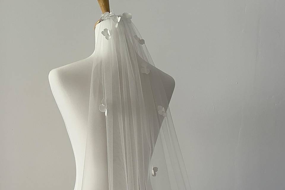 Elisabeth Veil Collection