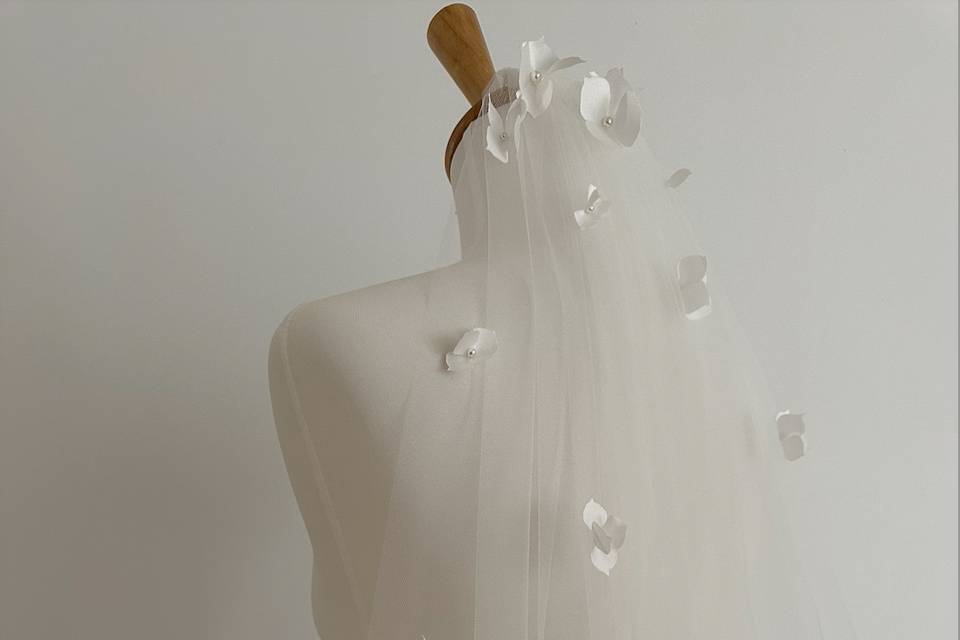 Elisabeth Veil Collection