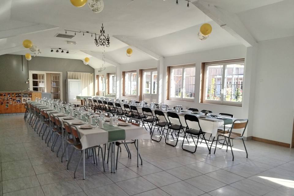 60 personnes