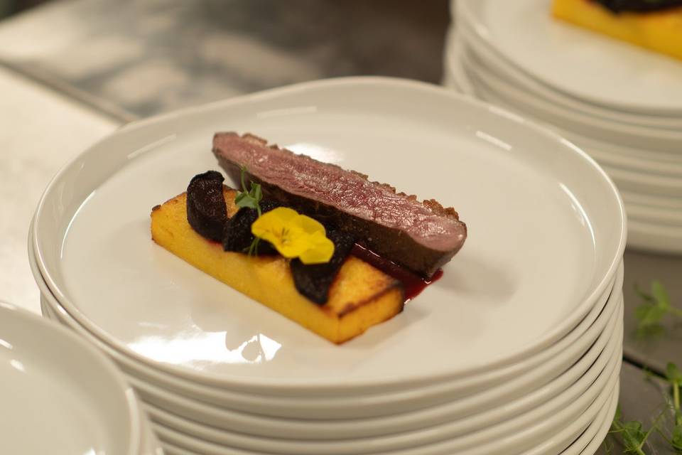 Canard, polenta & betterave