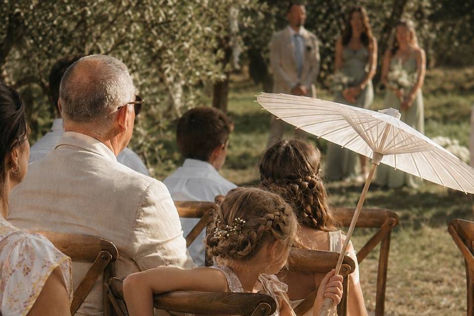 Petite fille mariage