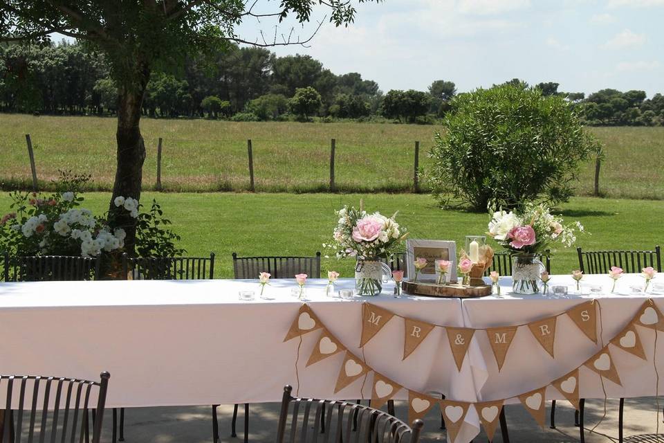 Table d'honneur à l'extérieur