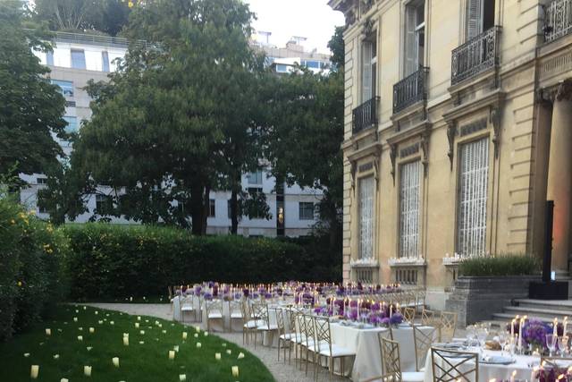 Diner dans le jardin