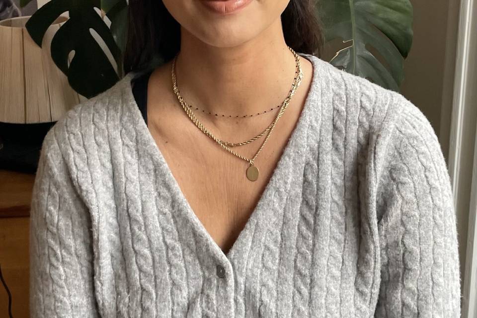 Glowy makeup