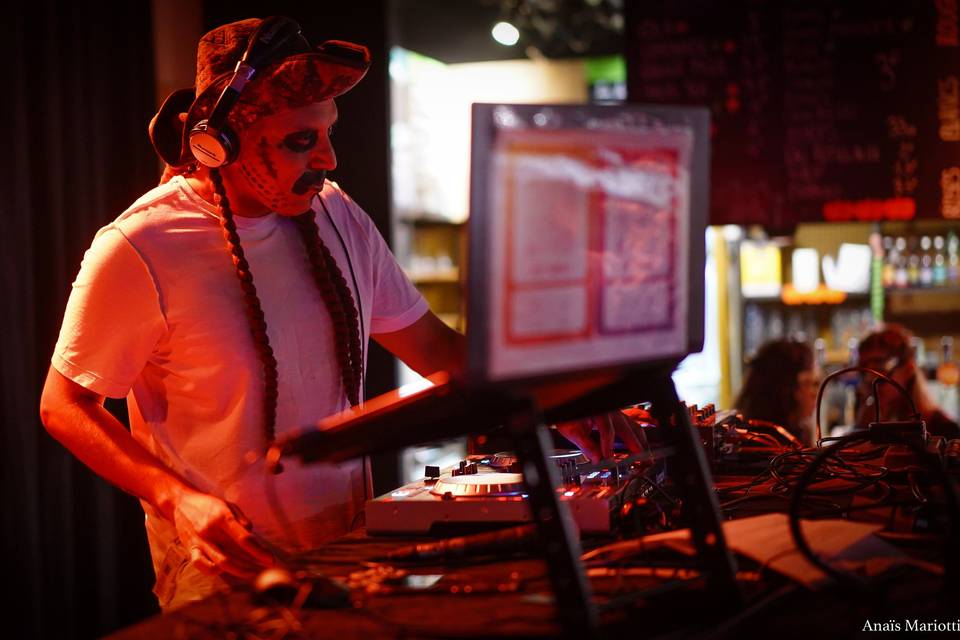 DJ Tumbao