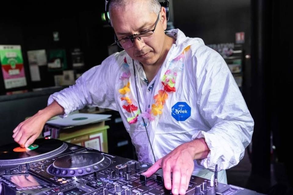 DJ Tumbao